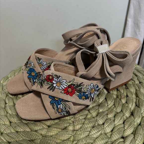 Anthropologie Raye Tan Suede Embroidered Floral Lace Up Heeled Sandals NWOB - Picture 6 of 14